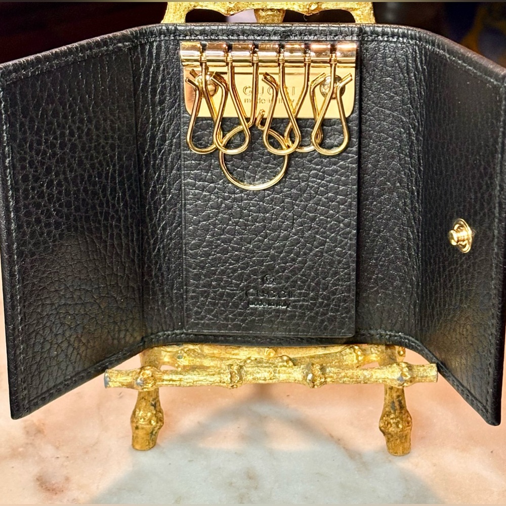 GUCCI GG MARMONT BLACK LEATHER KEY CASE 6 GOLD TONED KEY HOOKS DOUBLE G LIKE NEW - Picture 7 of 14
